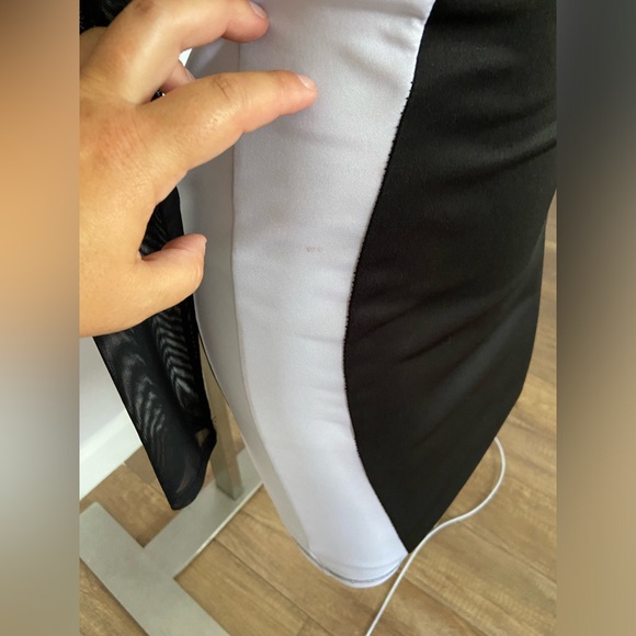 Dress with mesh sleeve 🦨 - Picture 5 of 7